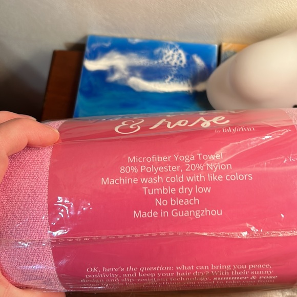 Yoga towel Summer and rose by fabfitfun - Picture 5 of 6